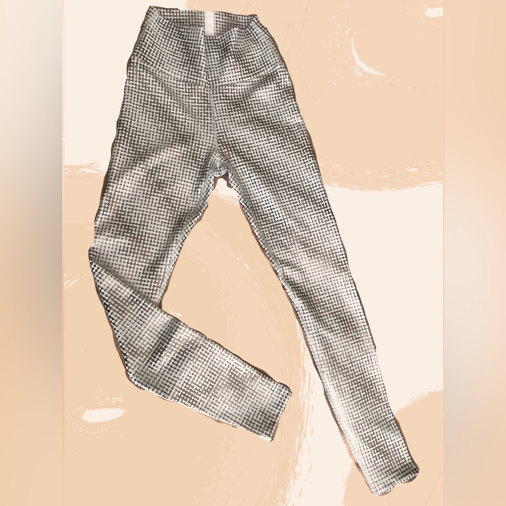 Peloton Small - Show Up Foil Legging